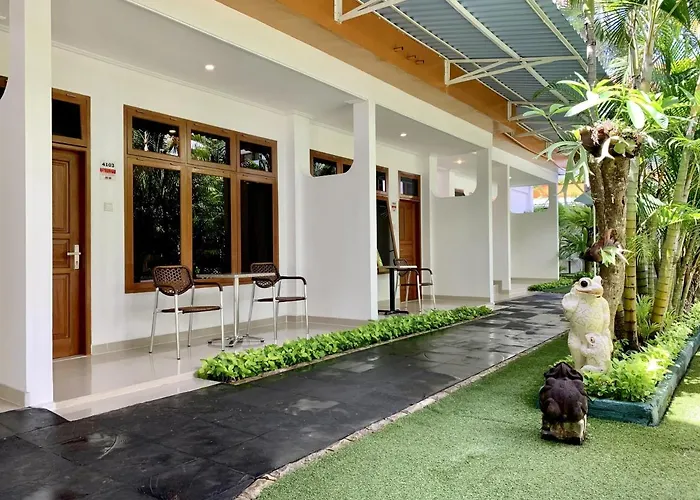 Febri's & Hotel