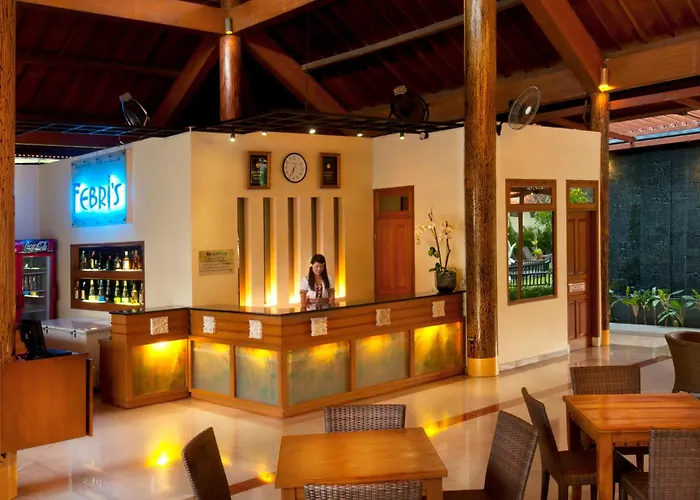 Hotel Febri's & 4*
