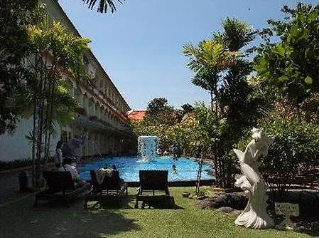 Otel Febri's & 4*