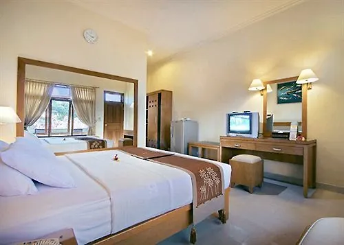 Febri's & 4*