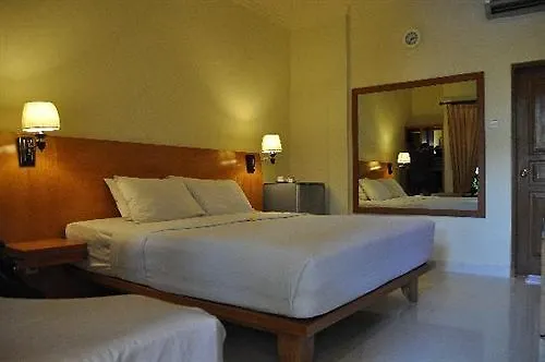 Otel Febri's & 4*